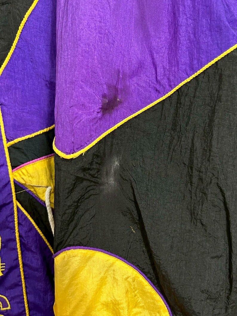 NBA Vintage 90s Los Angeles Lakers Jacket size L Size US L / EU 52-54 / 3 - 9 Thumbnail