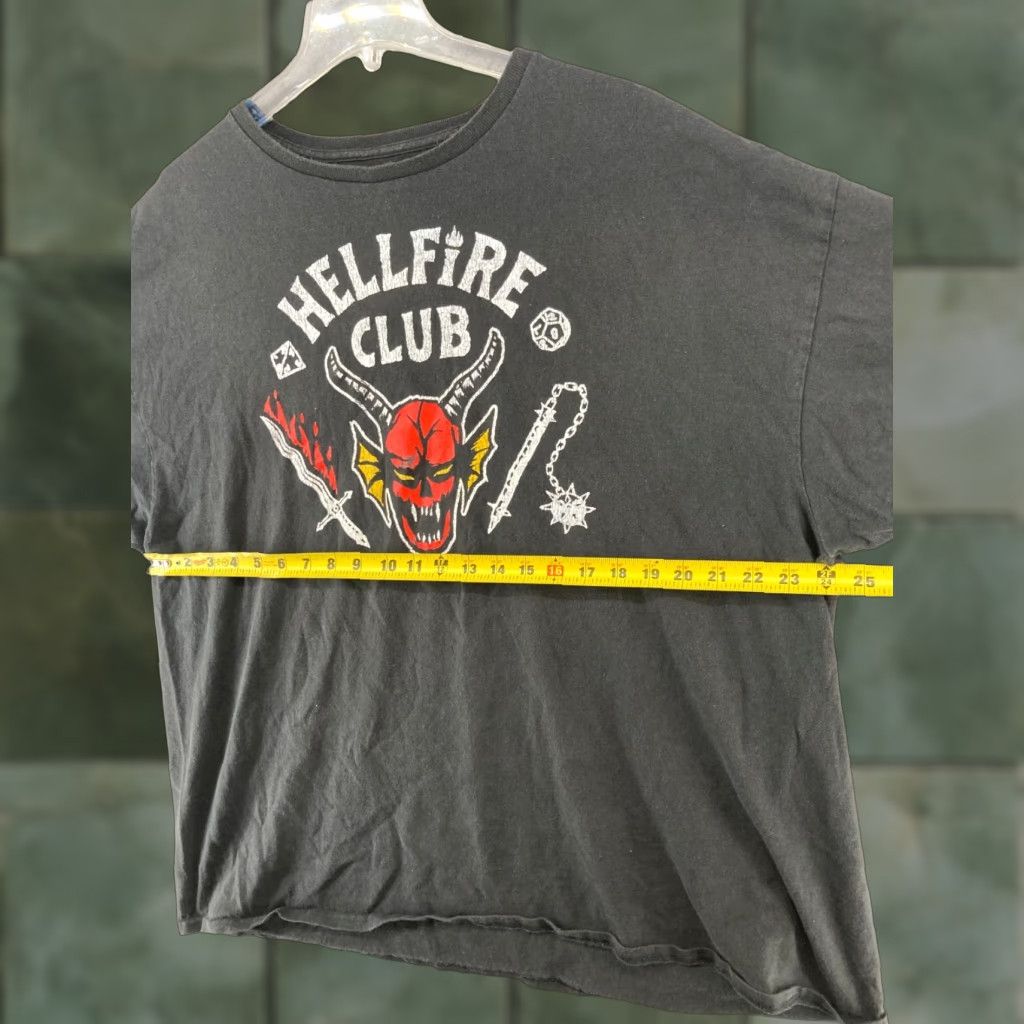 Vintage Stranger Things Mens TShirt 3XL Black Hellfire Club Shirt Adults 3XL Black Graphic Print Movie Retro Mens Size US XXL / EU 58 / 5 - 1 Thumbnail