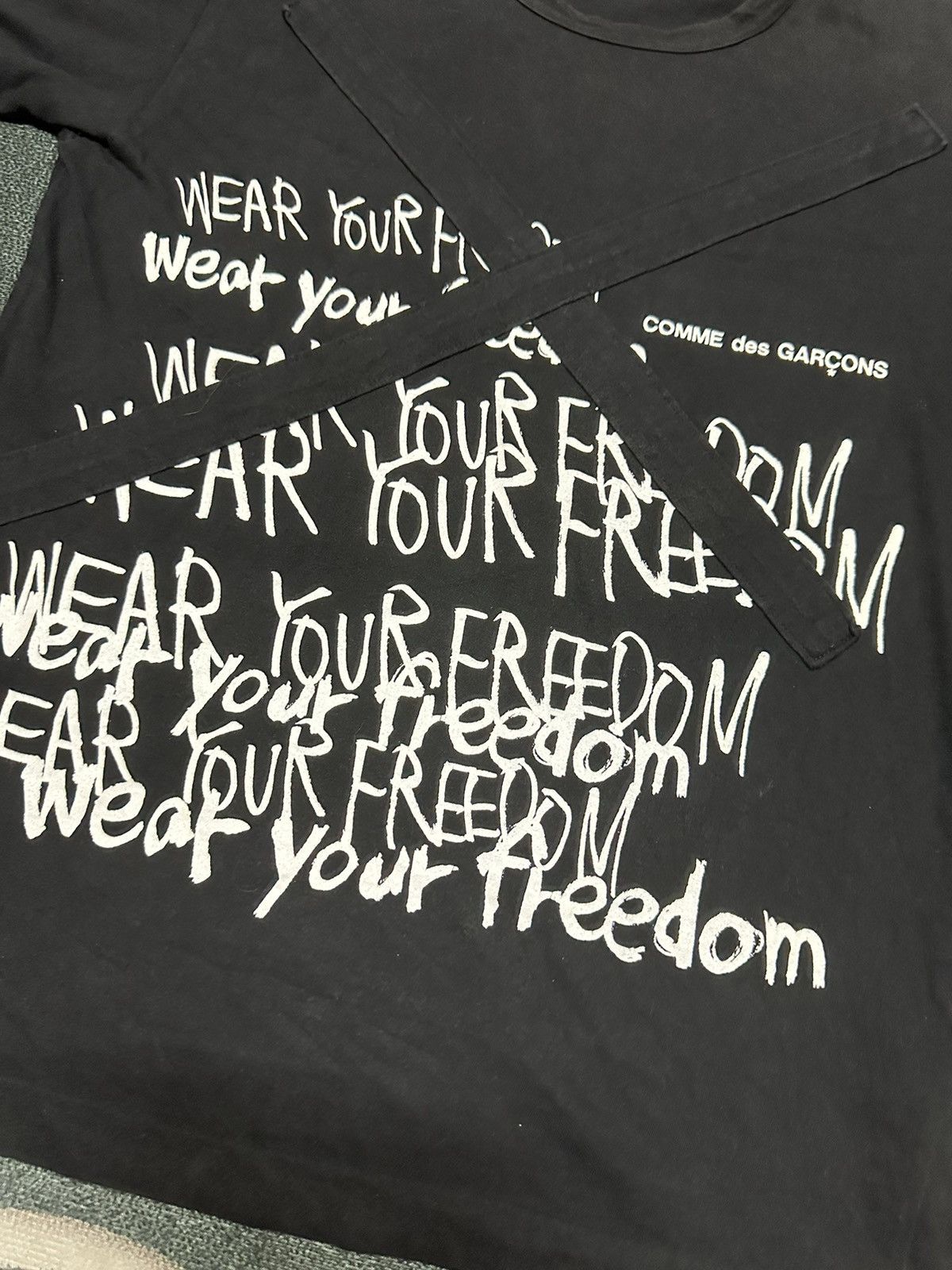 Comme des Garcons Comme des garcons spellout tee Size US S / EU 44-46 / 1 - 4 Thumbnail