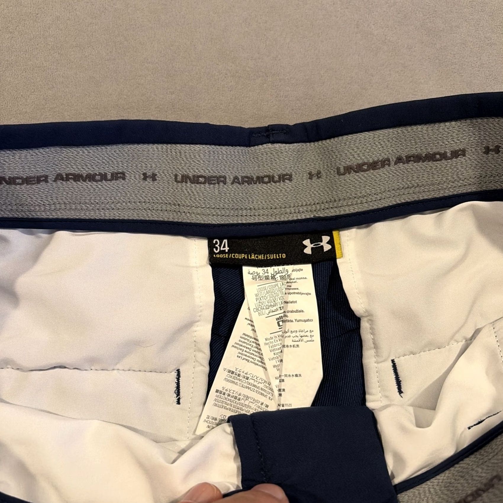 Under Armour Under Armour UCONN Embroidered Golf Shorts Bermuda Navy 34" X 10" Inseam Mens Size US 34 / EU 50 - 3 Thumbnail
