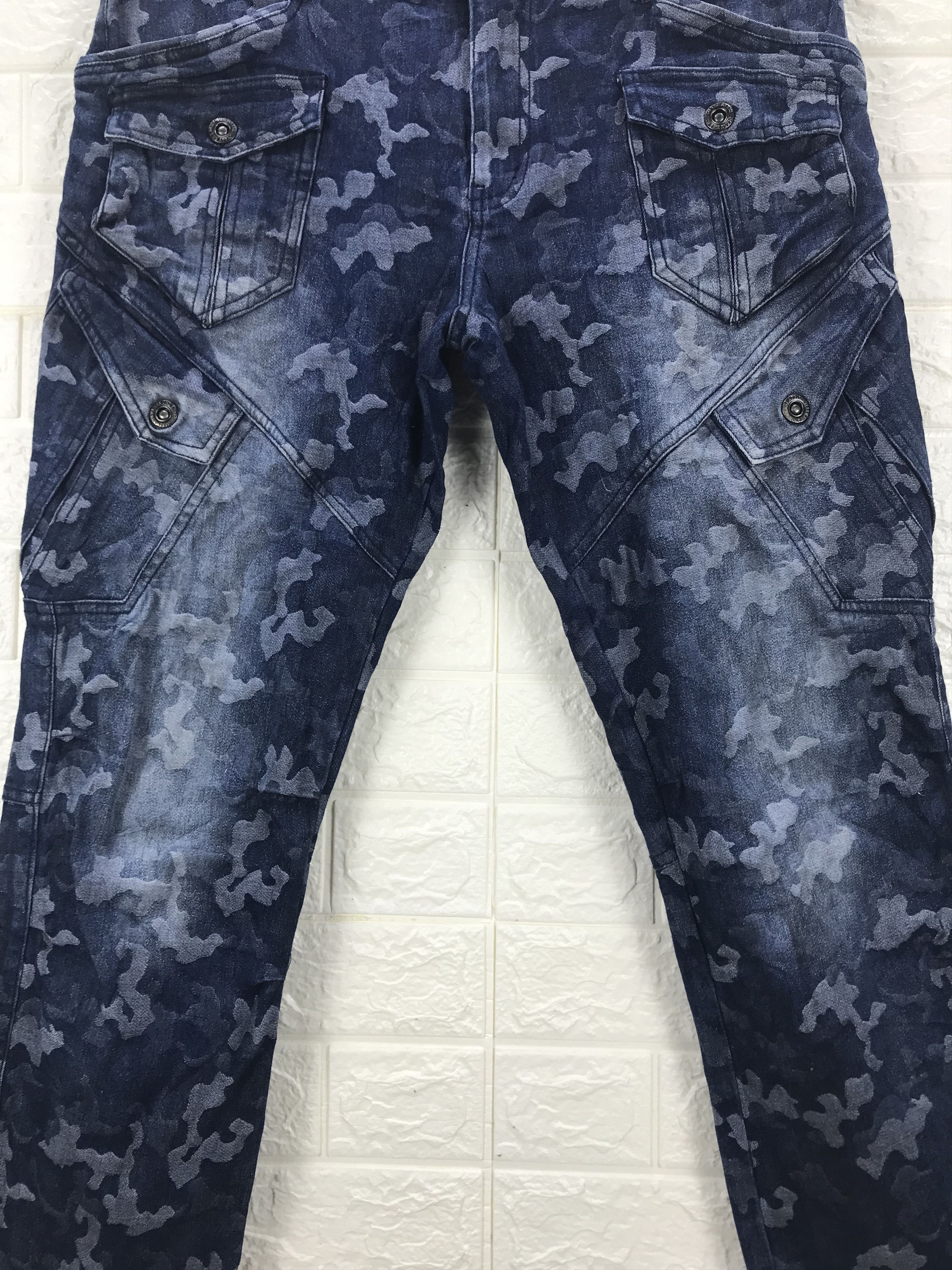 In The Attic Vintage In The Attic Camo Design Multi Pocket Cargo Jeans Size US 34 / EU 50 - 3 Thumbnail