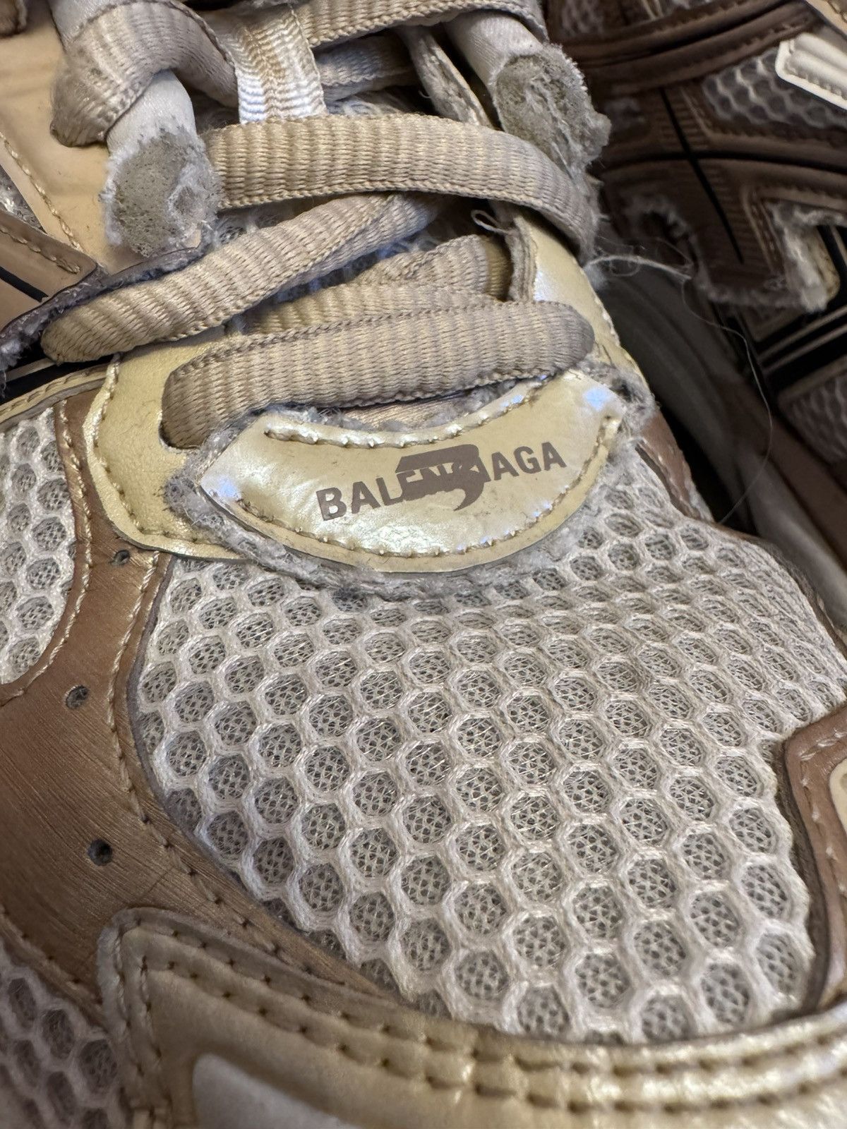 Balenciaga Balenciaga Runner Beige Size US 8 / EU 41 - 12 Thumbnail