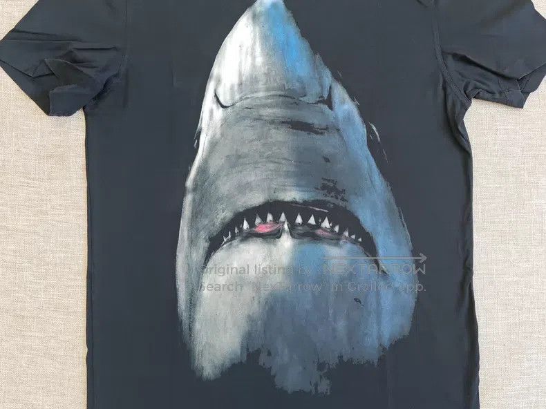 Givenchy Givenchy Shark Short Sleeve T-Shirt Size US L / EU 52-54 / 3 - 5 Thumbnail