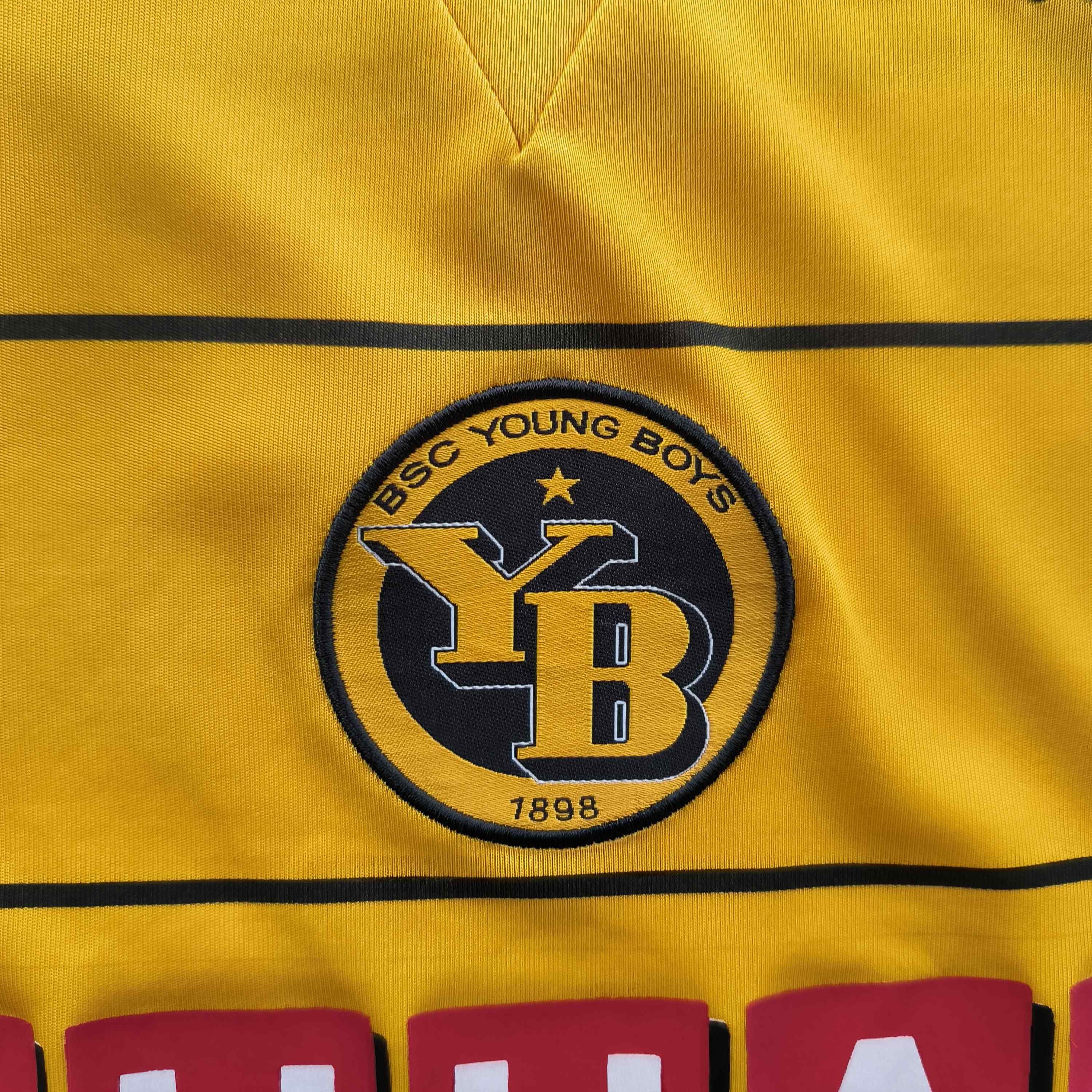 Puma Young Boys 2011-12 Puma home Affolter football jersey size S Size US S / EU 44-46 / 1 - 3 Thumbnail