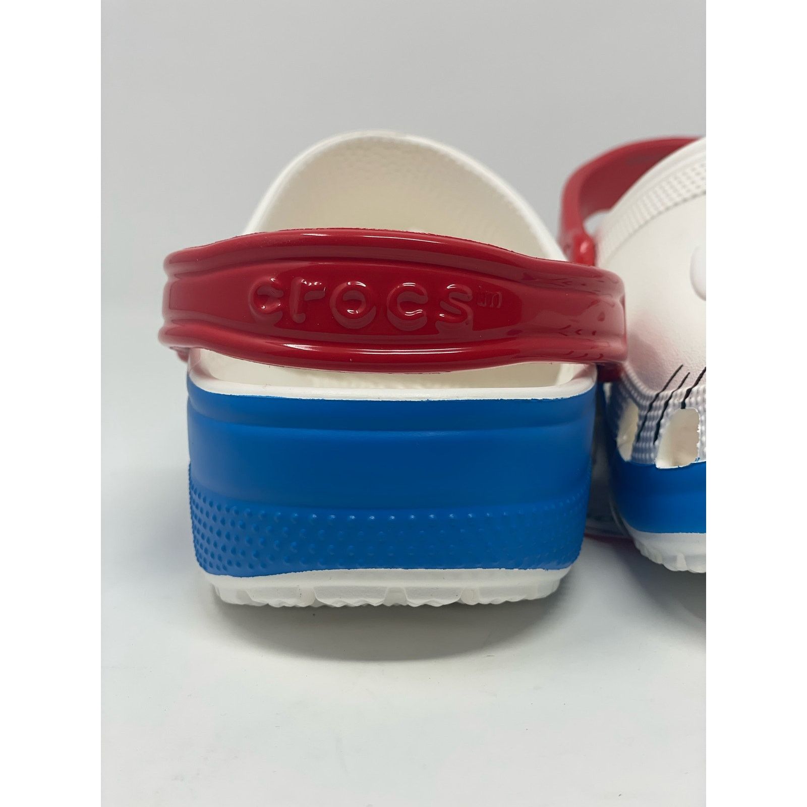 Crocs HELLO KITTY I AM CLASSIC CLOG WOMENS SIZE 11/ MENS SIZE 9 Size US 11 / IT 41 - 11 Thumbnail