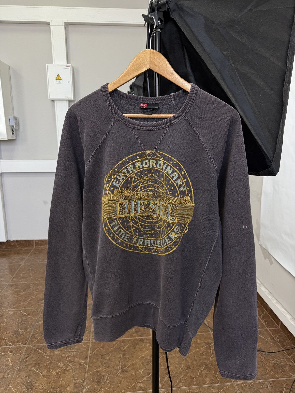 Diesel 🇺🇸 Vintage 90s Diesel Extraordinary Time Travellers Sweatshir Size US L / EU 52-54 / 3 - 1 Thumbnail