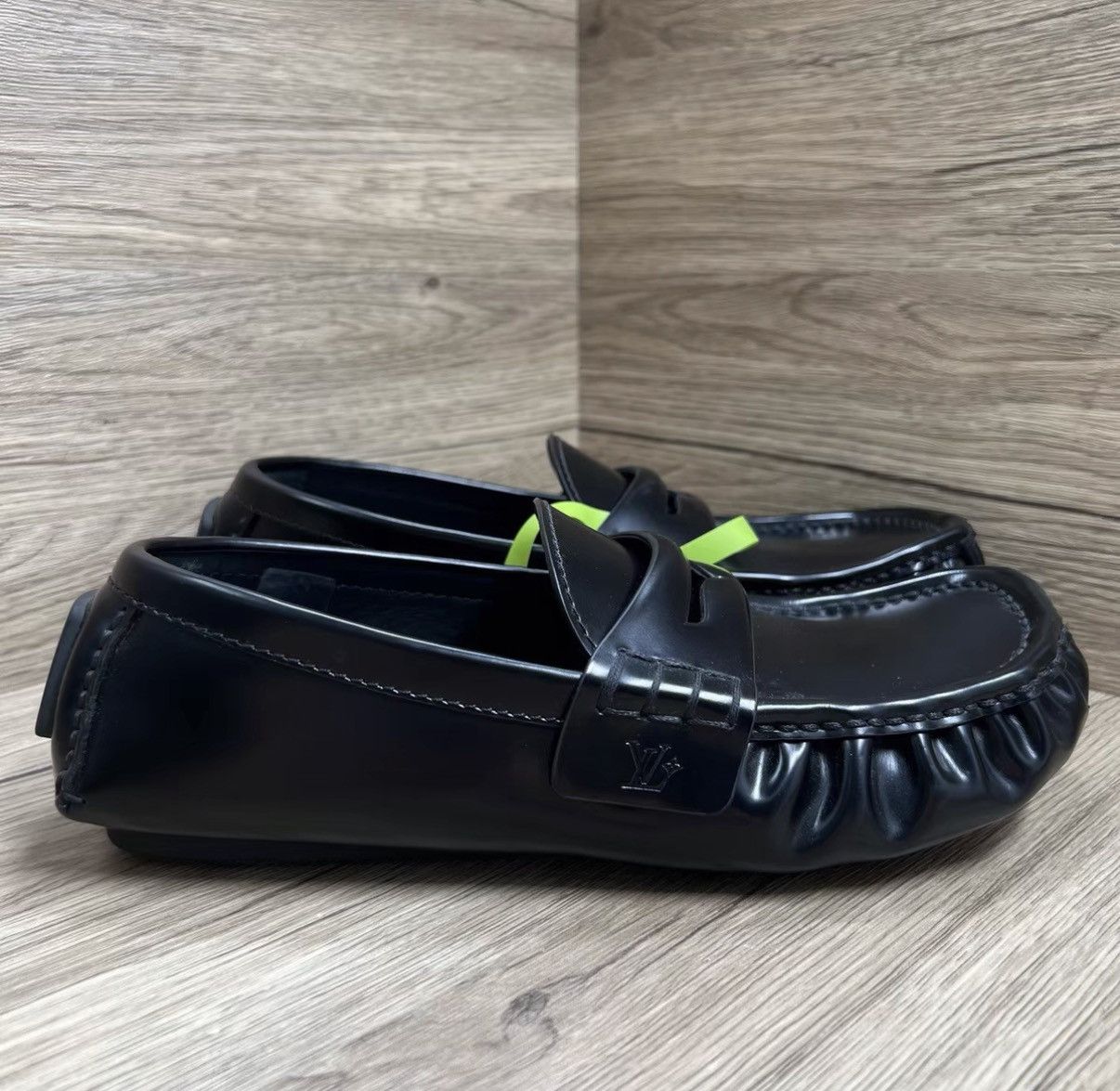 Louis Vuitton Louis Vuitton Footprint Black Leather Bear Paw Loafers J41 Size US 8 / EU 41 - 3 Thumbnail