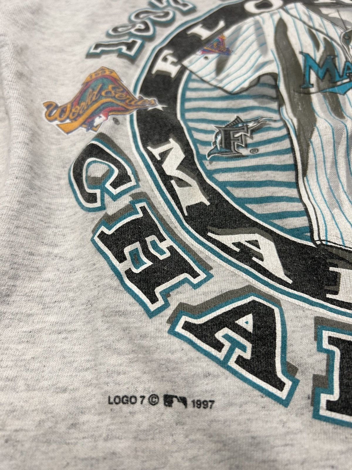 Logo 7 × Vintage 1997 World Series Champions grey & blue vintage t-shirt tee Size US M / EU 48-50 / 2 - 2 Thumbnail