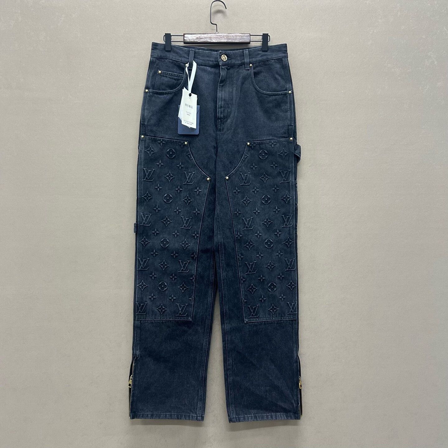 Louis Vuitton louis vuitton embossed black denim work pants Size US 29 - 1 Thumbnail