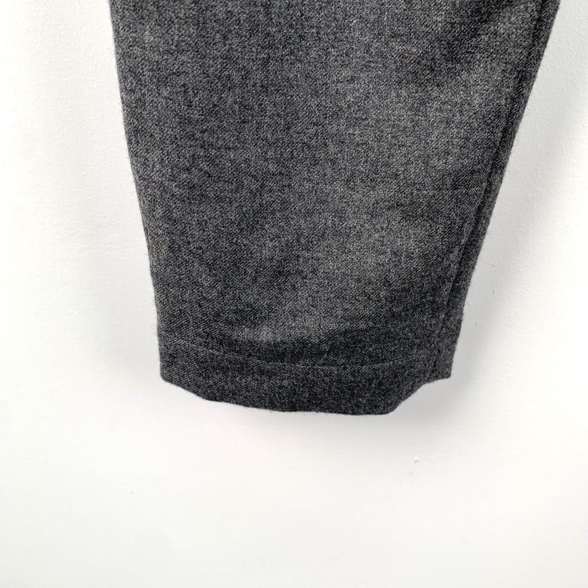Brunello Cucinelli Brunello Cucinelli BC Dark Grey Beaded Casual Pants K26WX Size 28" / US 6 / IT 42 - 4 Thumbnail