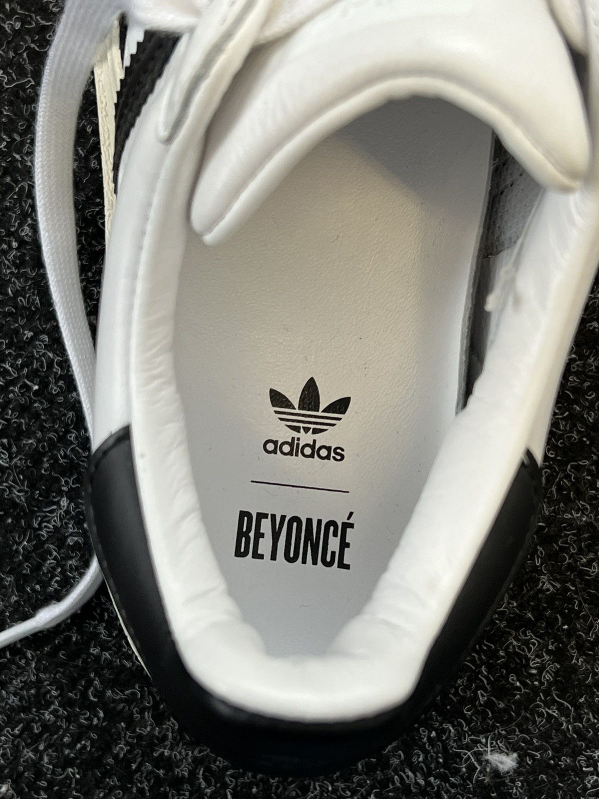 Adidas × Beyonce Adidas Superstar Beyonce Size US 8 / IT 38 - 4 Thumbnail
