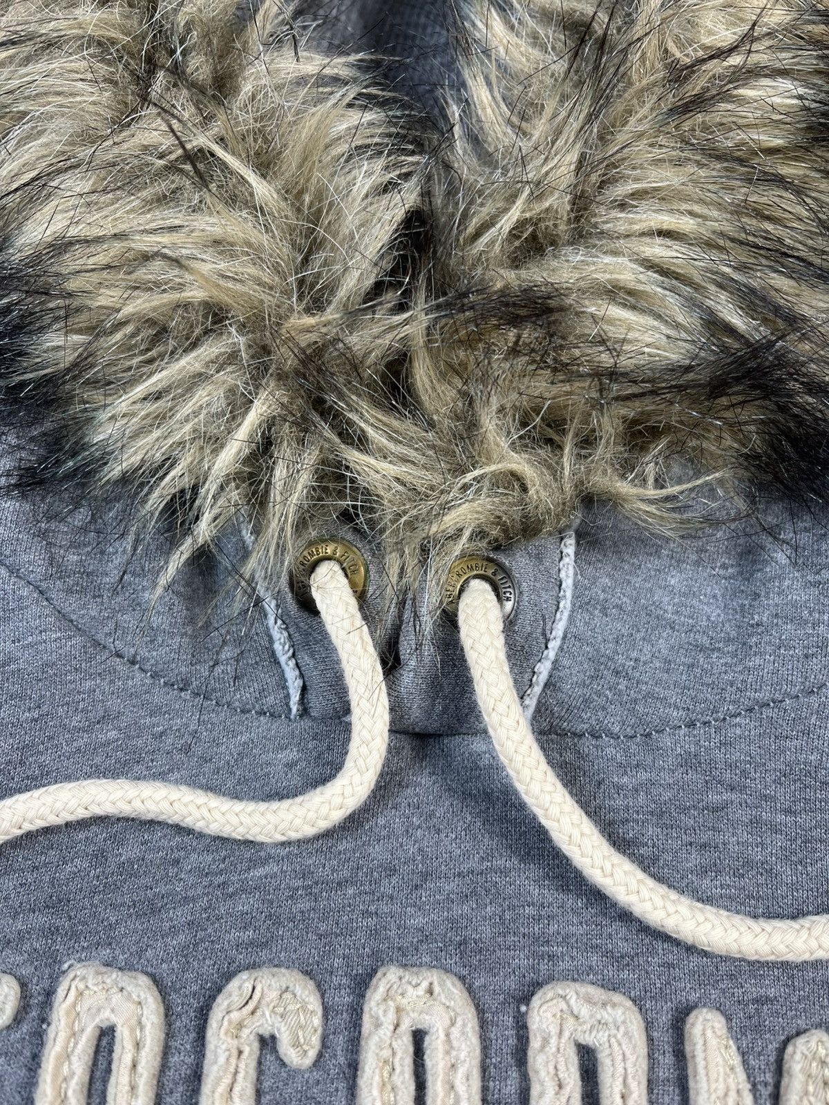 Abercrombie & Fitch Abercrombie & Fitch Fur Hoodie Distressed Y2K XXL Size US XXL / EU 58 / 5 - 8 Thumbnail