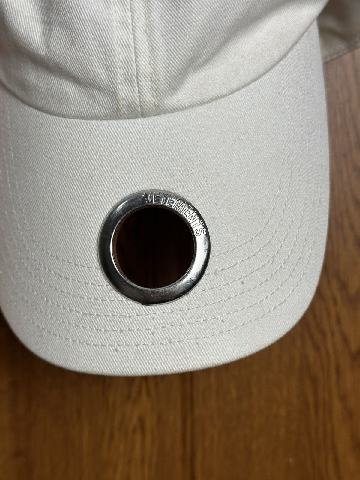 Reebok × Vetements Vetements × Reebok Metal Ring Pierce Eyelet Baseball Cap Size ONE SIZE - 3 Thumbnail