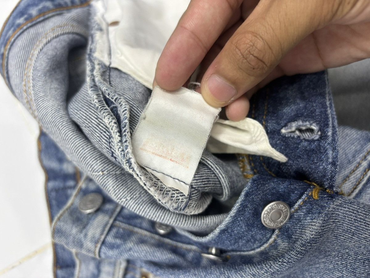 Levi's VINTAGE LEVIS 501 CROP DISTRESSED DENIM Size US 28 / EU 44 - 13 Thumbnail