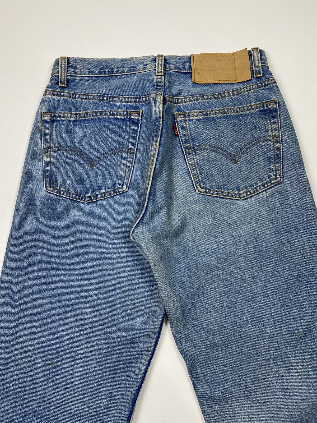 Levi's Vintage Clothing size 29x32 vintage 90s levis 501 blue jeans pant Size US 29 - 10 Thumbnail