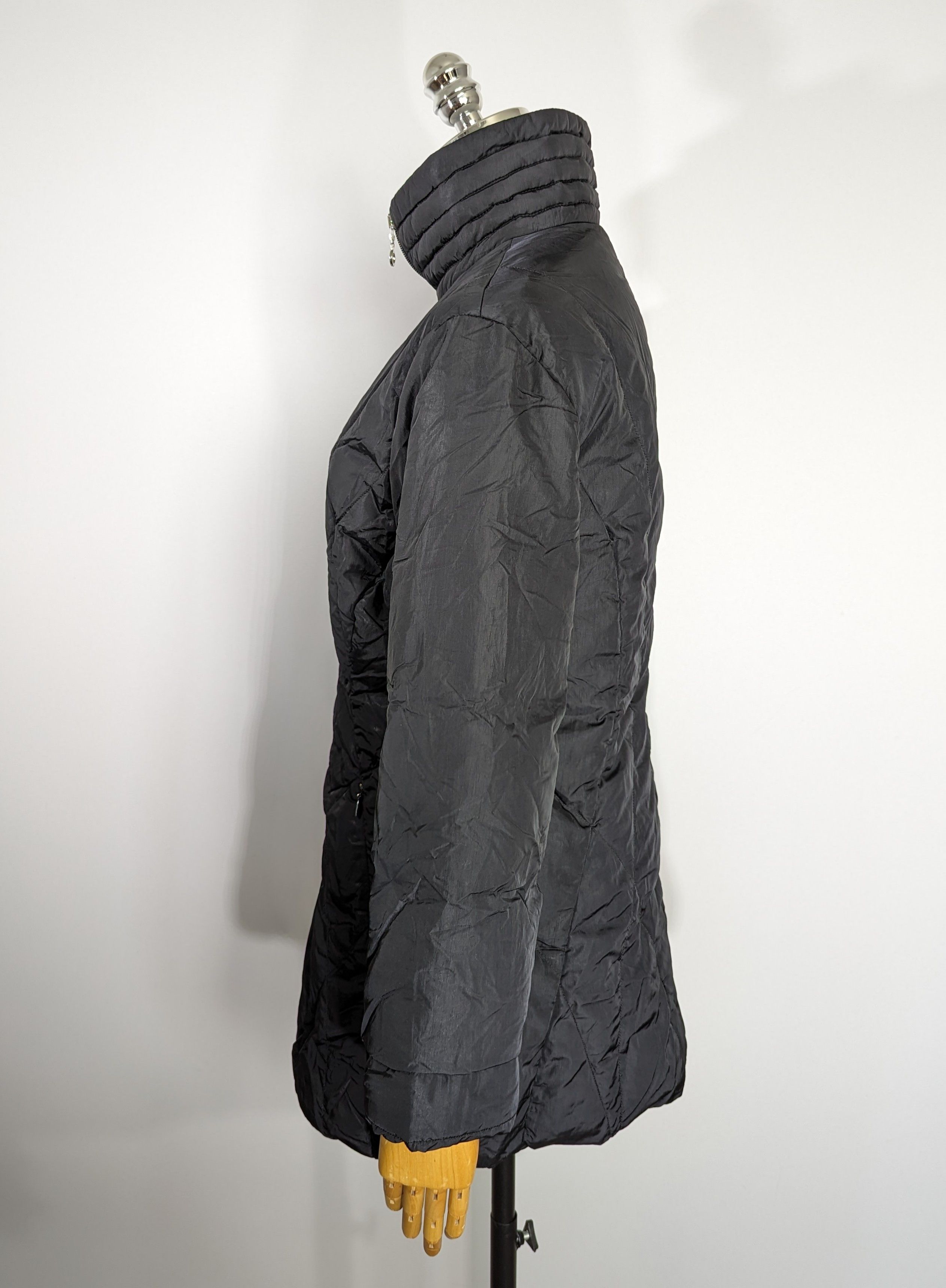 Moncler Vintage Moncler Women Down Long Jacket 1 XS - S Luxury Brand Size US S / EU 44-46 / 1 - 5 Thumbnail