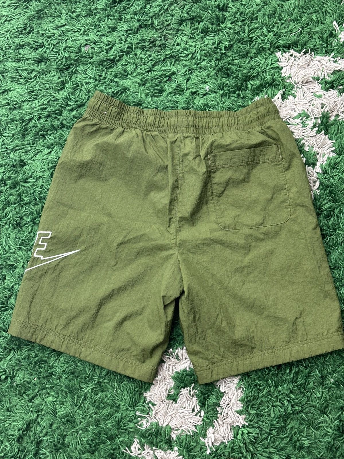 Nike Vintage Nike Nylon shorts size Large Size US 34 / EU 50 - 2 Thumbnail