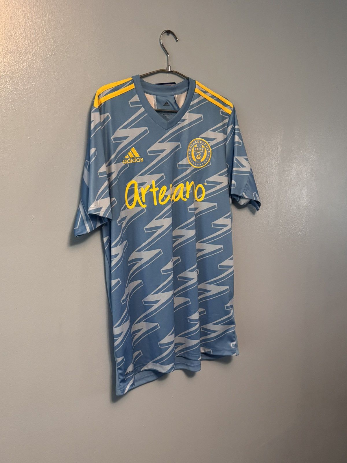 Adidas Philadelphia Union 2021-22 away Kit Size US L / EU 52-54 / 3 - 2 Thumbnail