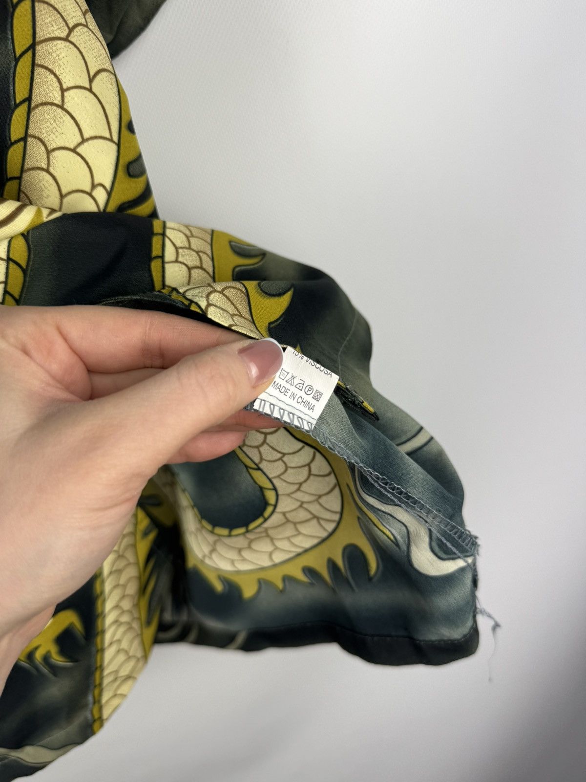 Japanese Brand Vintage Dragon Overprinted S/S Crazy Button Up Shirt Size US S / EU 44-46 / 1 - 13 Thumbnail