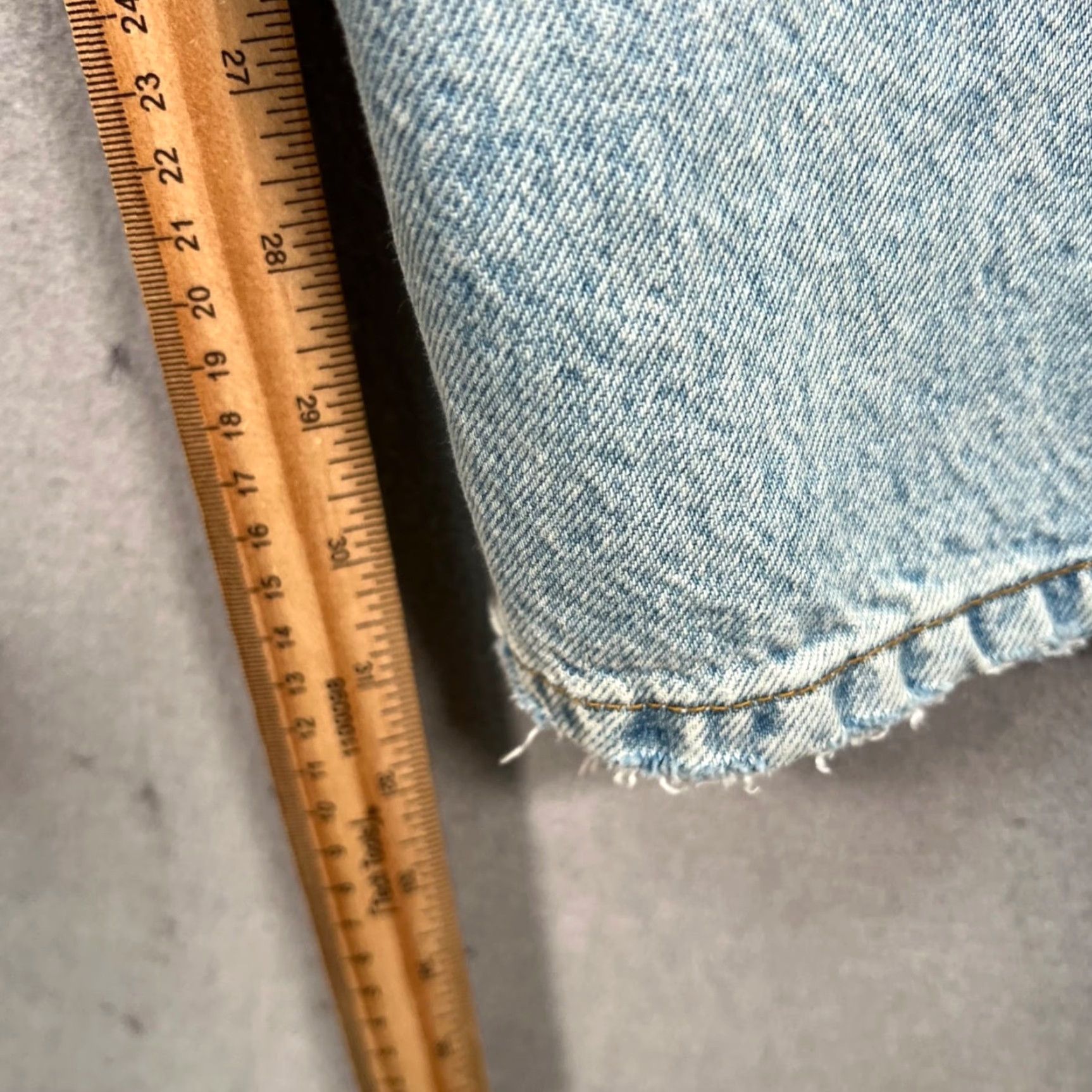 Zara Zara Jeans Men Cargo Pocket 5-Pocket Denim Size 29 Light Wash Straight Leg Blue Cotton Vintage No (Adult Mens) 29 Regular Inseam 32 Shirt? Size US 29 - 7 Thumbnail