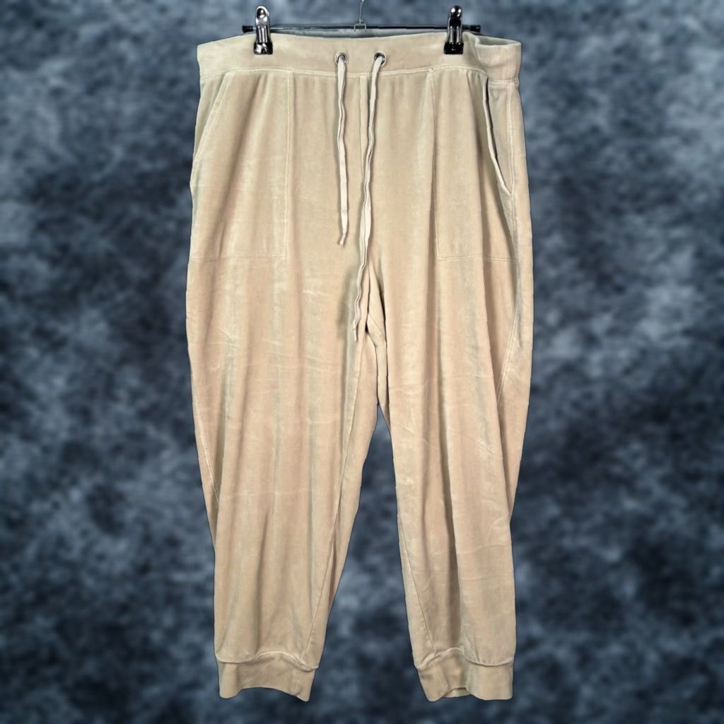 Anthropologie Anthropologie Womens Velour Jogger Pants Beige Cropped High Rise L Inseam 25 Tapered Front Flat Front Casual Lounge Wear Size 36" / US 14 / IT 50 - 1 Thumbnail