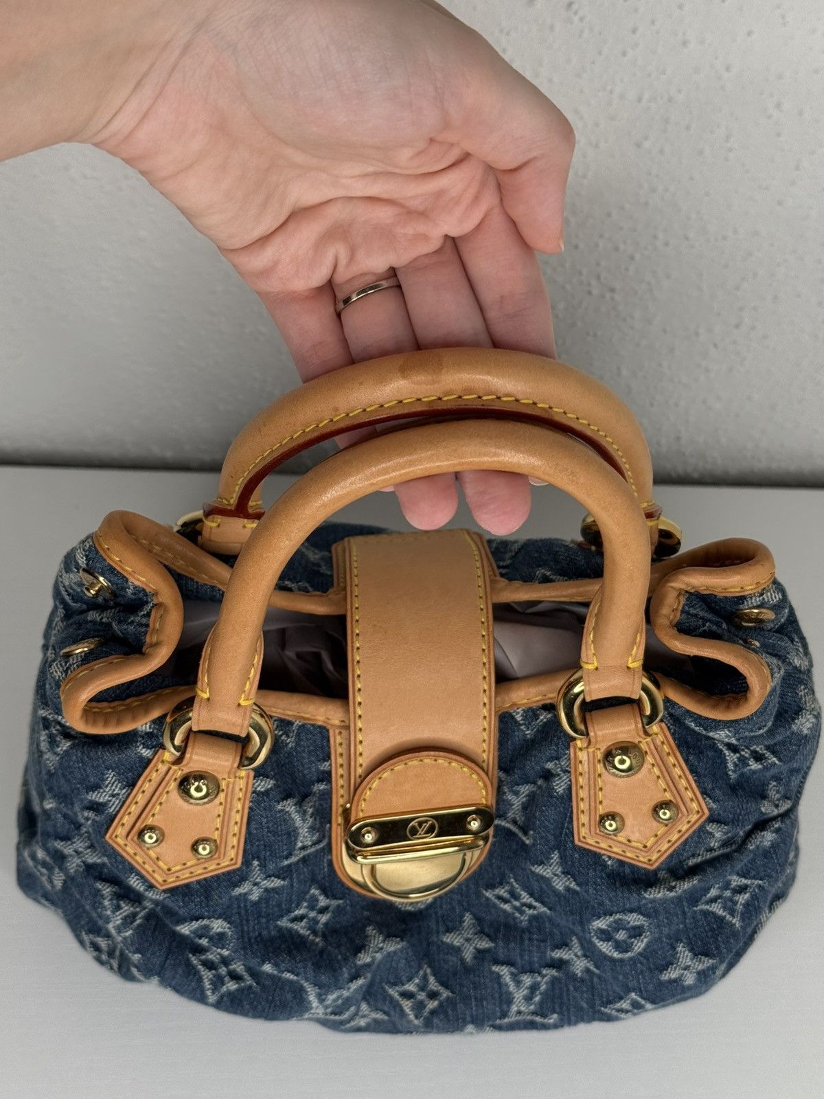 Louis Vuitton Louis Vuitton Pleaty Denim Handbag Size ONE SIZE - 5 Thumbnail