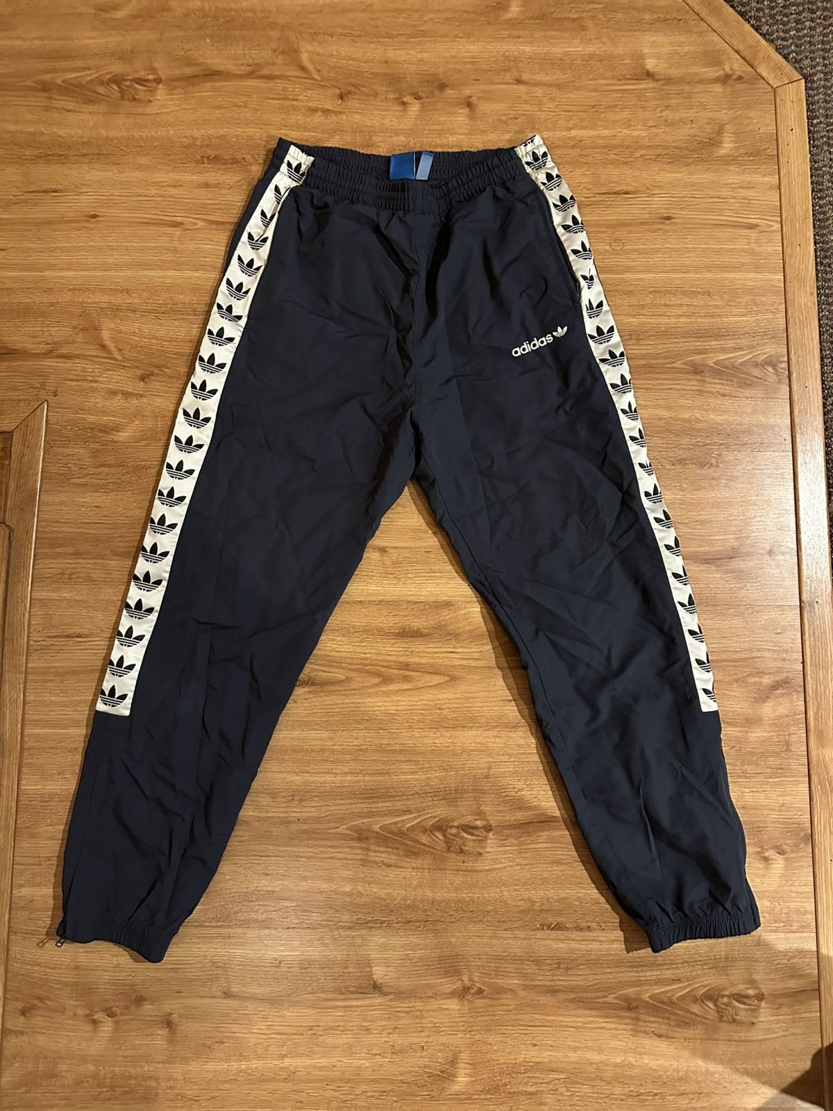 Adidas Adidas Classic Track Pants (Medium) Size US 32 / EU 48 - 1 Thumbnail