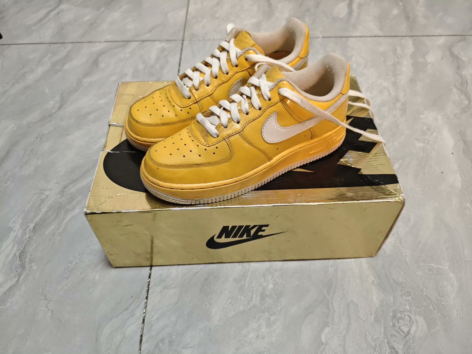 Nike Nike Limited Lowtop Sneakers 5.5 Men Size US 5.5 / EU 38 - 1 Thumbnail
