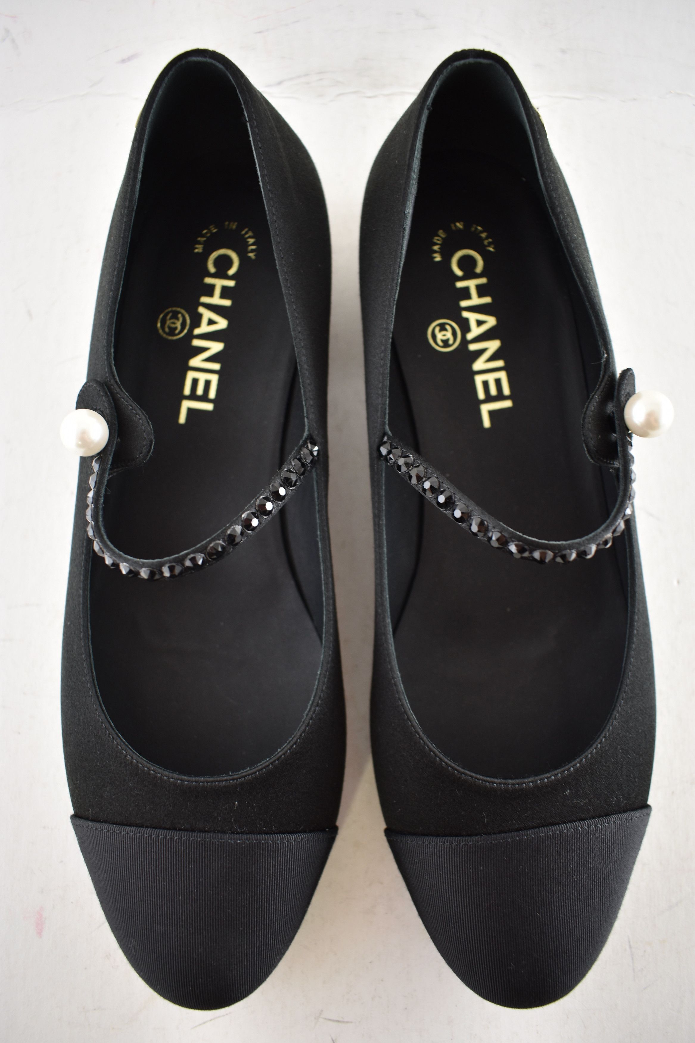Chanel Chanel 24B Crystal CC Logo Mary Jane Strap Ballet Flat 37 Size US 7 / IT 37 - 14 Thumbnail