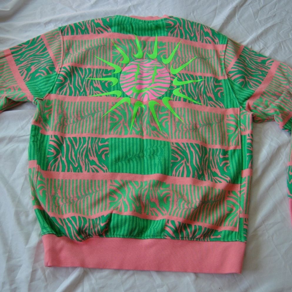 Nike Nike Club Pink & Green Trippy Safari Geo Sweater M/L Size US M / EU 48-50 / 2 - 5 Thumbnail