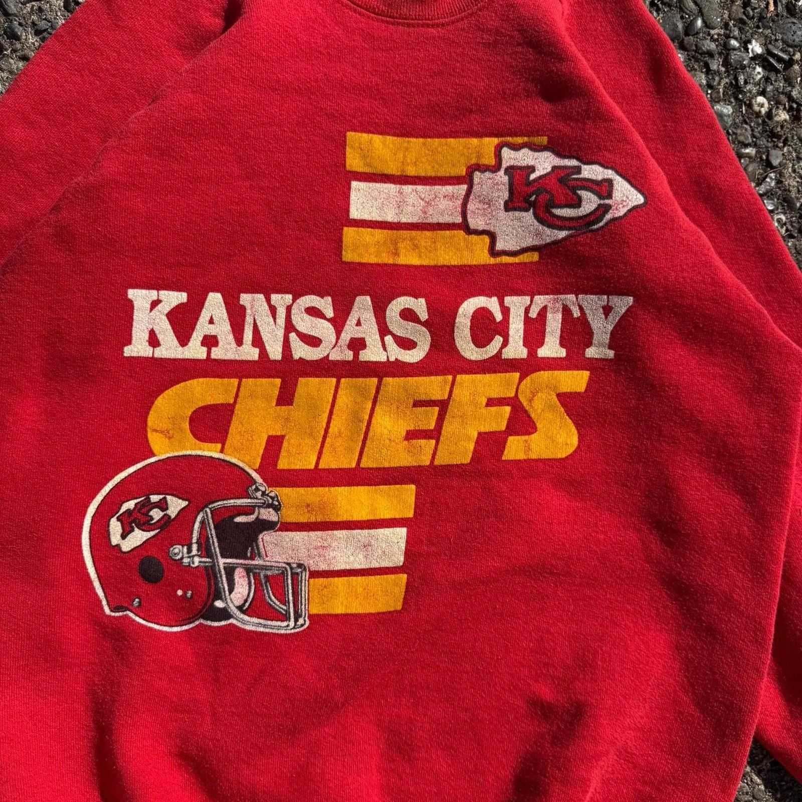 NFL Vintage 80s Kansas City Chiefs Crewneck – Size Medium Size US M / EU 48-50 / 2 - 3 Thumbnail