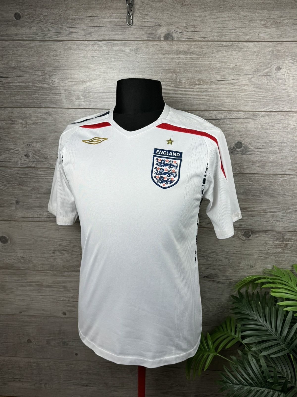 Umbro ENGLAND 2007 2009 HOME SHIRT FOOTBALL SOCCER JERSEY SIZE M Size US M / EU 48-50 / 2 - 1 Thumbnail