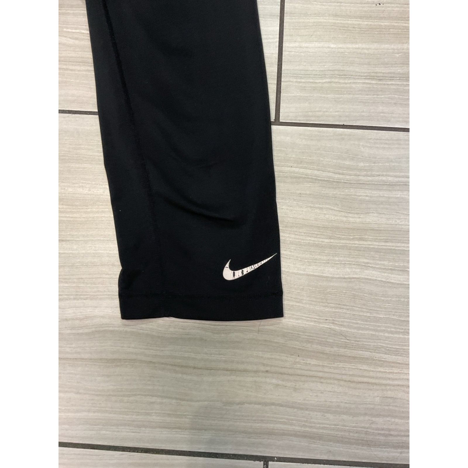 Nike Nike Pro Dri-FIT Black Cropped Leggings Size 26" / US 2 / IT 38 - 6 Thumbnail