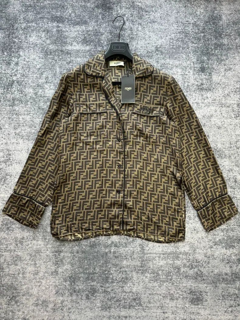 Fendi Fendi Printed Silk Sleepwear Shirt in Brown Size XS / US 0-2 / IT 36-38 - 1 Thumbnail