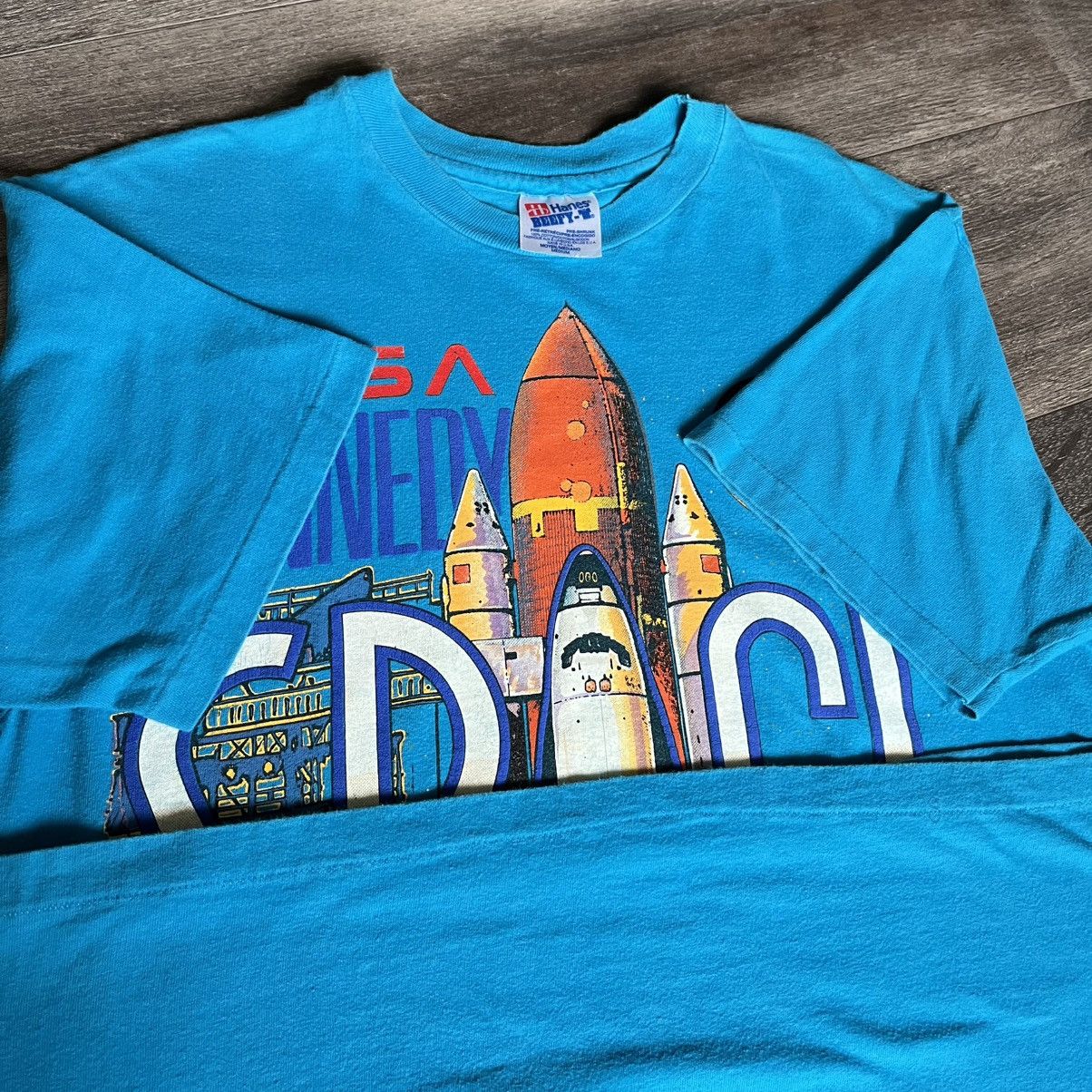 Vintage Vintage 1990s NASA Kennedy Space Center Big Graphic Logo Tee Size US M / EU 48-50 / 2 - 5 Thumbnail