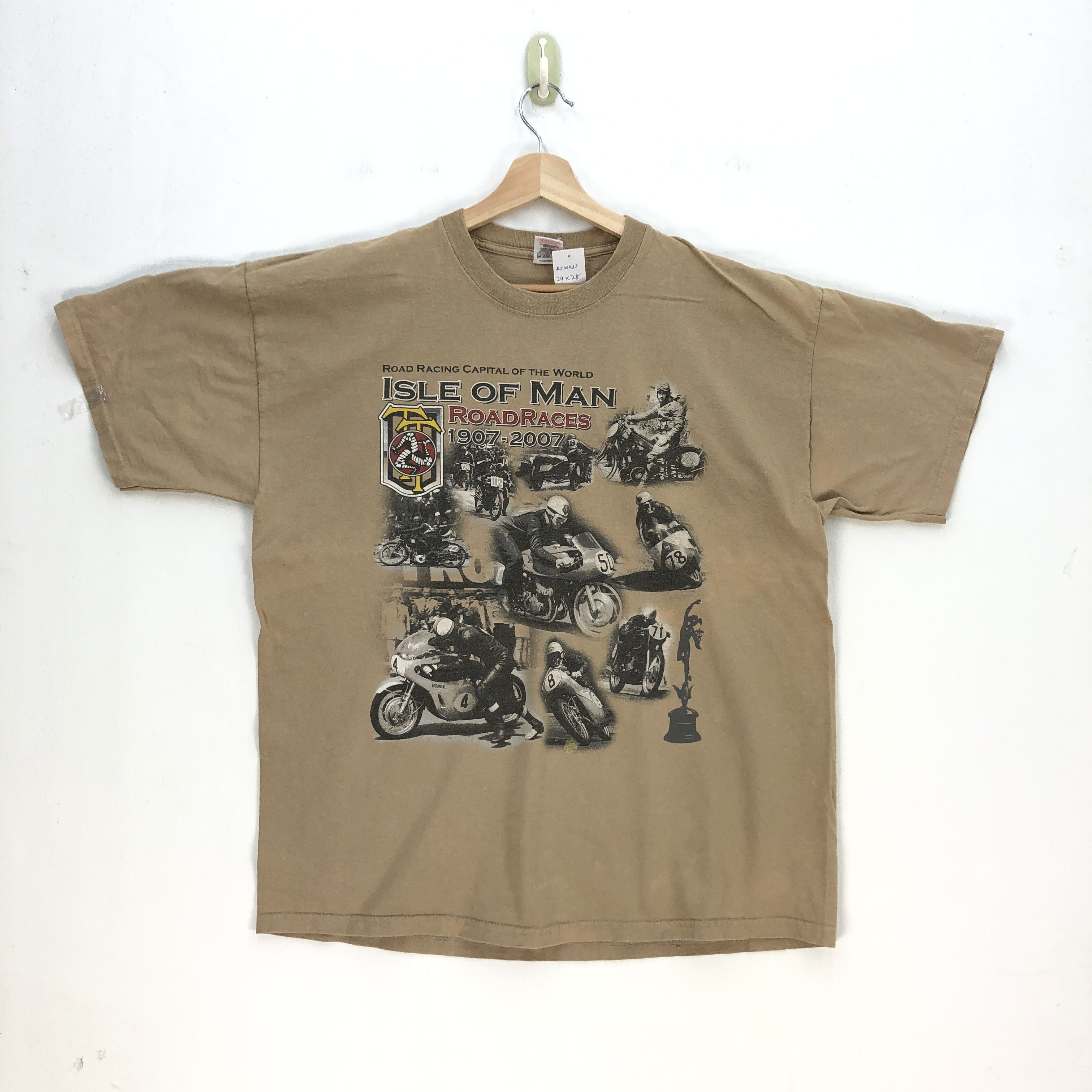 Vintage Vintage 90s Isle of Man T Shirts Road Race Motorcycle Tees Size US XL / EU 56 / 4 - 1 Thumbnail