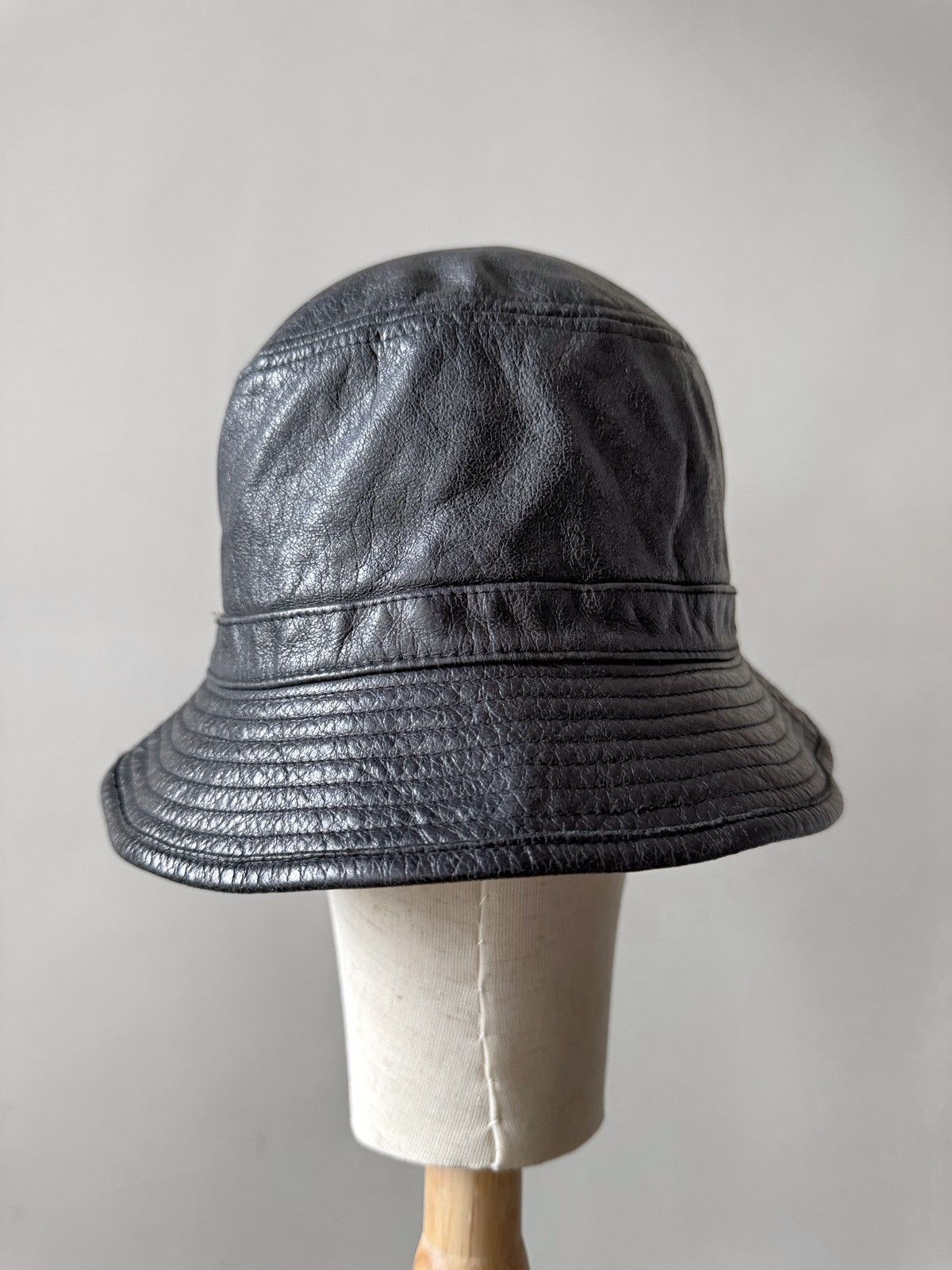 Raf Simons Raf Simons AW03 Cow Leather Bucket Hat Size ONE SIZE - 3 Thumbnail