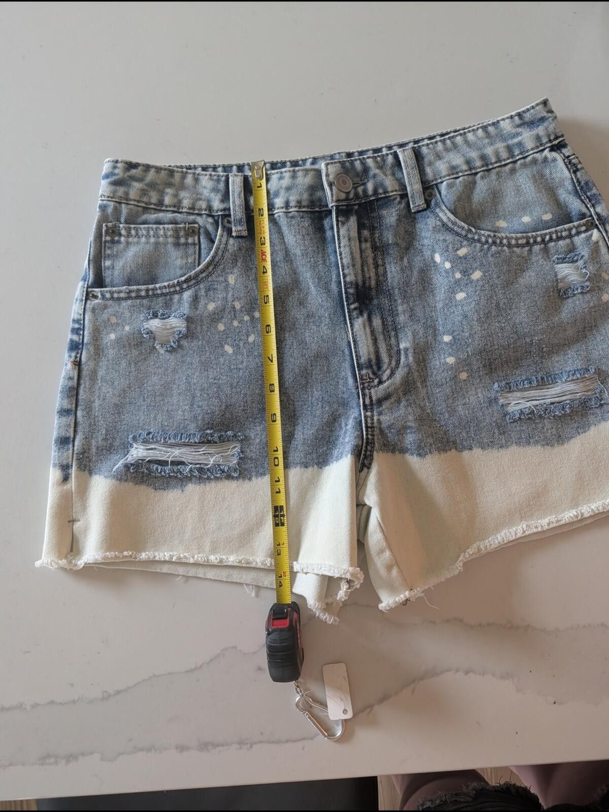 Other No Boundaries Two-Tone Distressed Denim Shorts Size 34" / US 12 / IT 48 - 3 Thumbnail