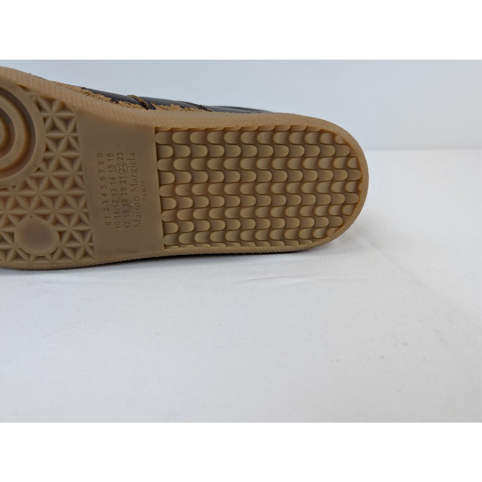 Maison Margiela o1rshd1 Replica sneakers with a distressed peel-off effect Size US 9 / EU 42 - 12 Thumbnail