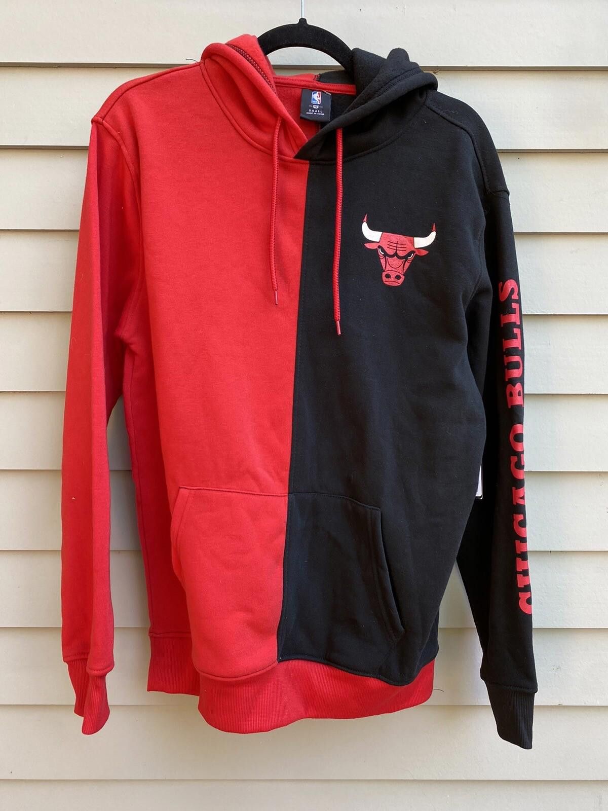Designer NBA Chicago Bulls Hooded Pullover Sweatshirt | Size Small Size ONE SIZE - 1 Thumbnail