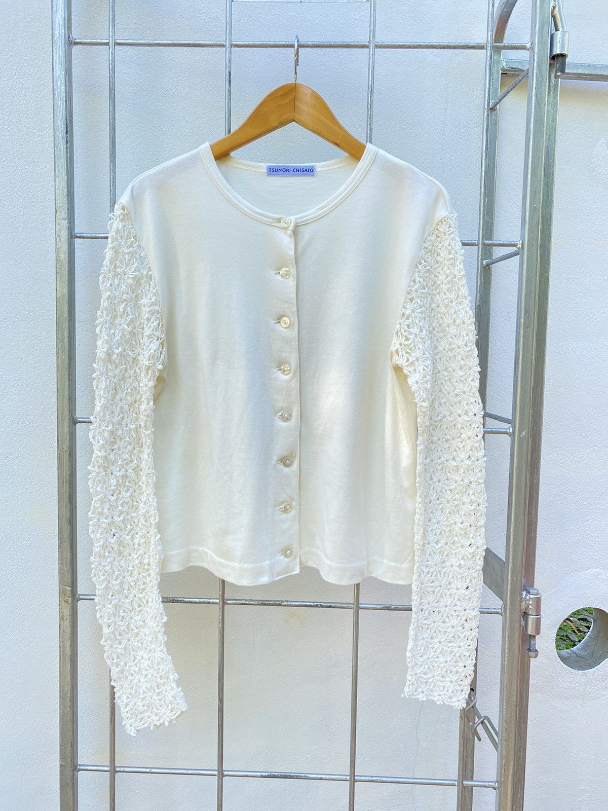 Tsumori Chisato TSUMORI CHISATO flower lace sleeve white blouse Size ONE SIZE - 1 Thumbnail