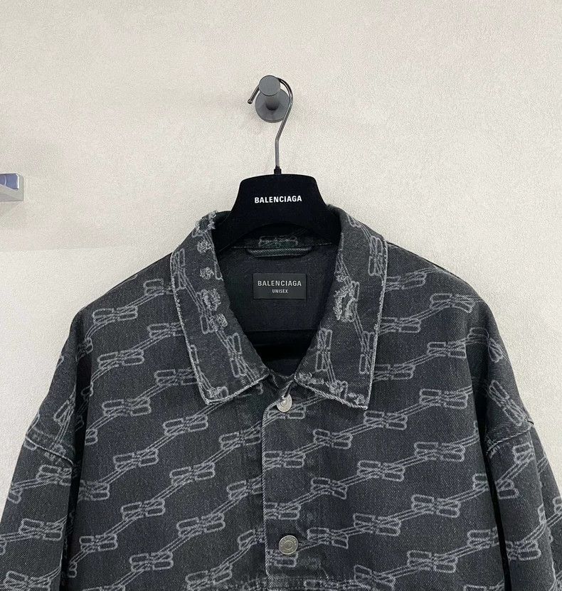 Balenciaga Balenciaga Black full print double B denim jacket Size US L / EU 52-54 / 3 - 3 Thumbnail
