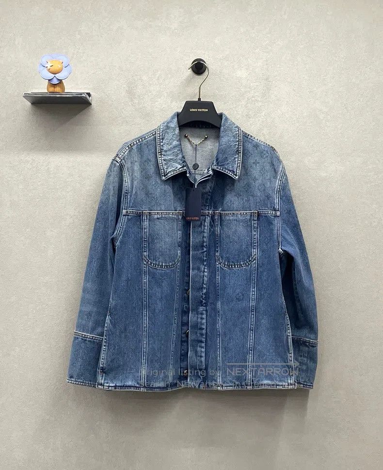 Louis Vuitton Louis Vuitton Blue gradient denim jacket Size US L / EU 52-54 / 3 - 1 Thumbnail