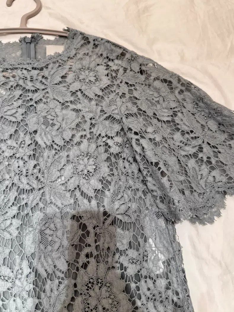 Valentino Valentino A gray light blue lace dress Size S / US 4 / IT 40 - 3 Thumbnail