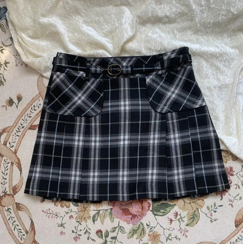 Burberry Burberry Black Wool Pleated Mini Skirt Size 27" / US 4 / IT 40 - 1 Thumbnail