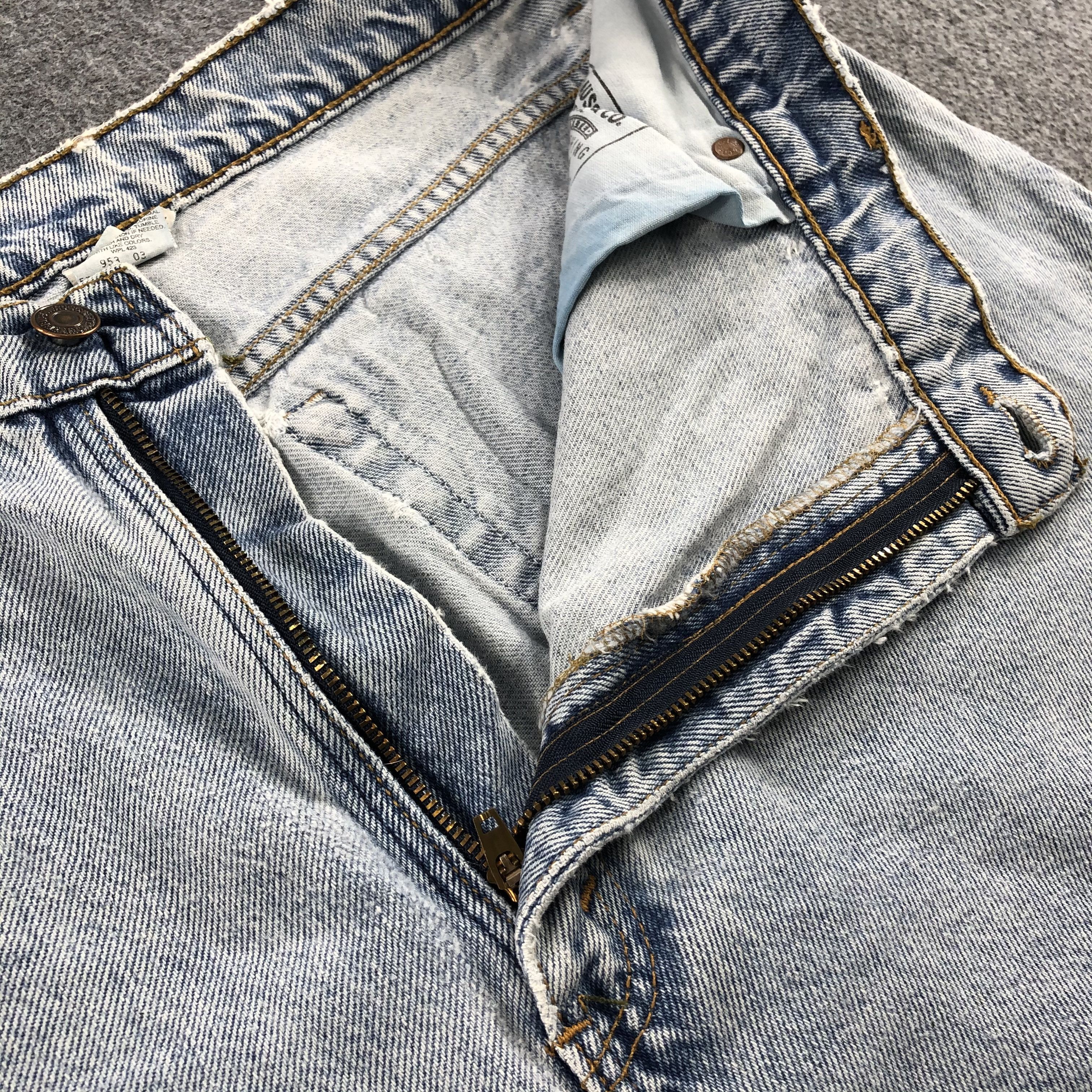 Levi's 90s Vintage Light Wash Levis 550 Jeans-J1684 Size US 39 - 13 Thumbnail