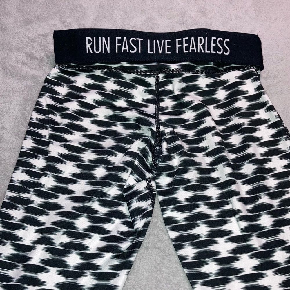 Nike Nike, Womens Relay Printed Cropped Boho Tribal Patterned Leg Size 25" / US 0 / IT 36 - 9 Thumbnail