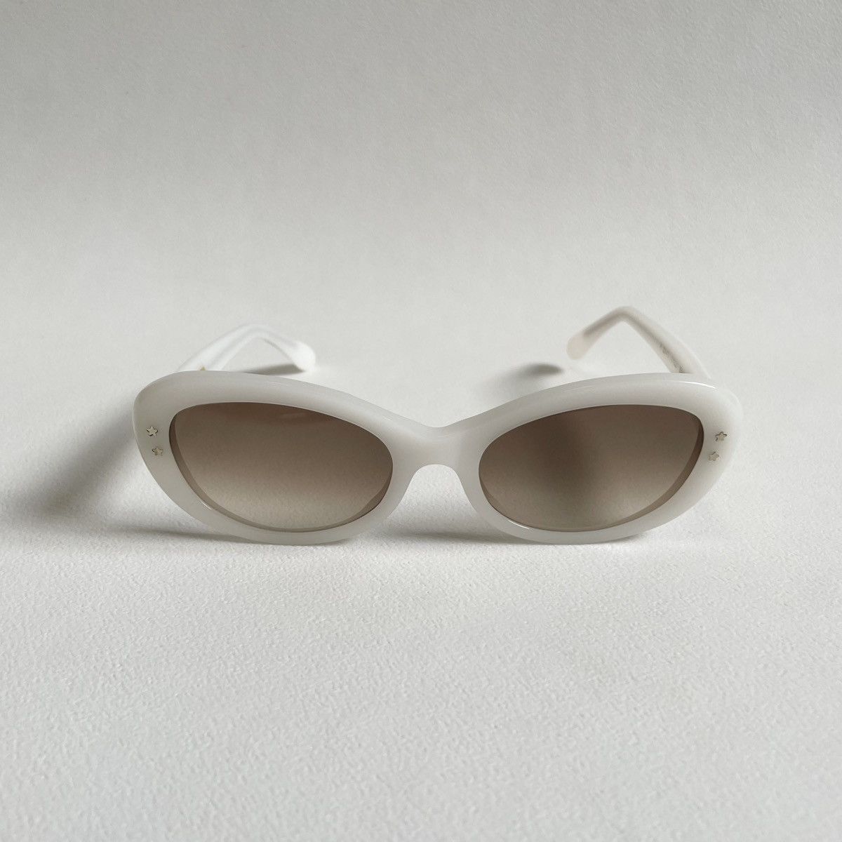 Cutler and Gross Milk White Oval ‘Cat Eye’ 70s Sunglasses Size ONE SIZE - 2 Thumbnail