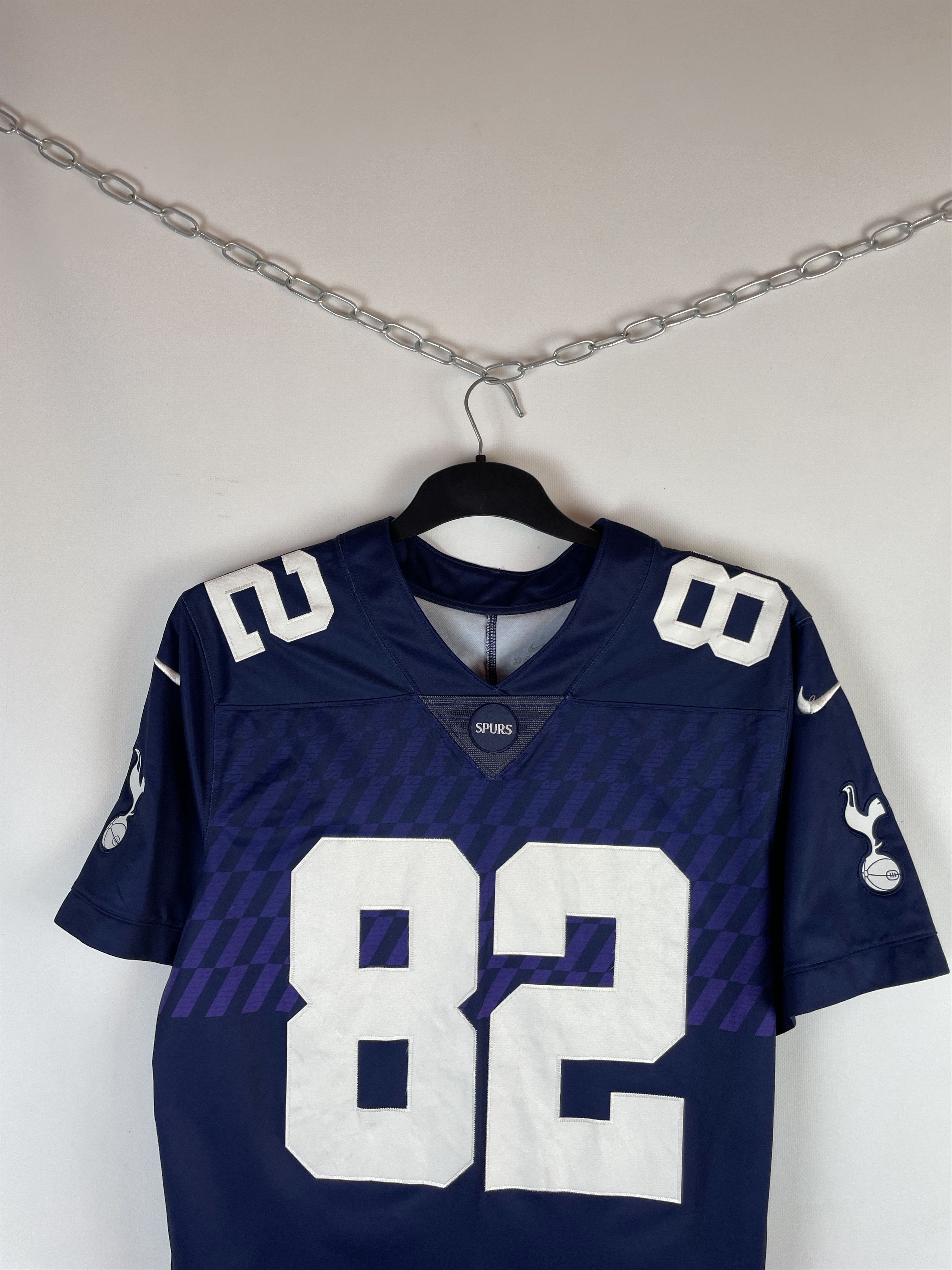 NFL Nike Tottenham Spurs soccer jersey Football rare 82 logo Size US M / EU 48-50 / 2 - 3 Thumbnail