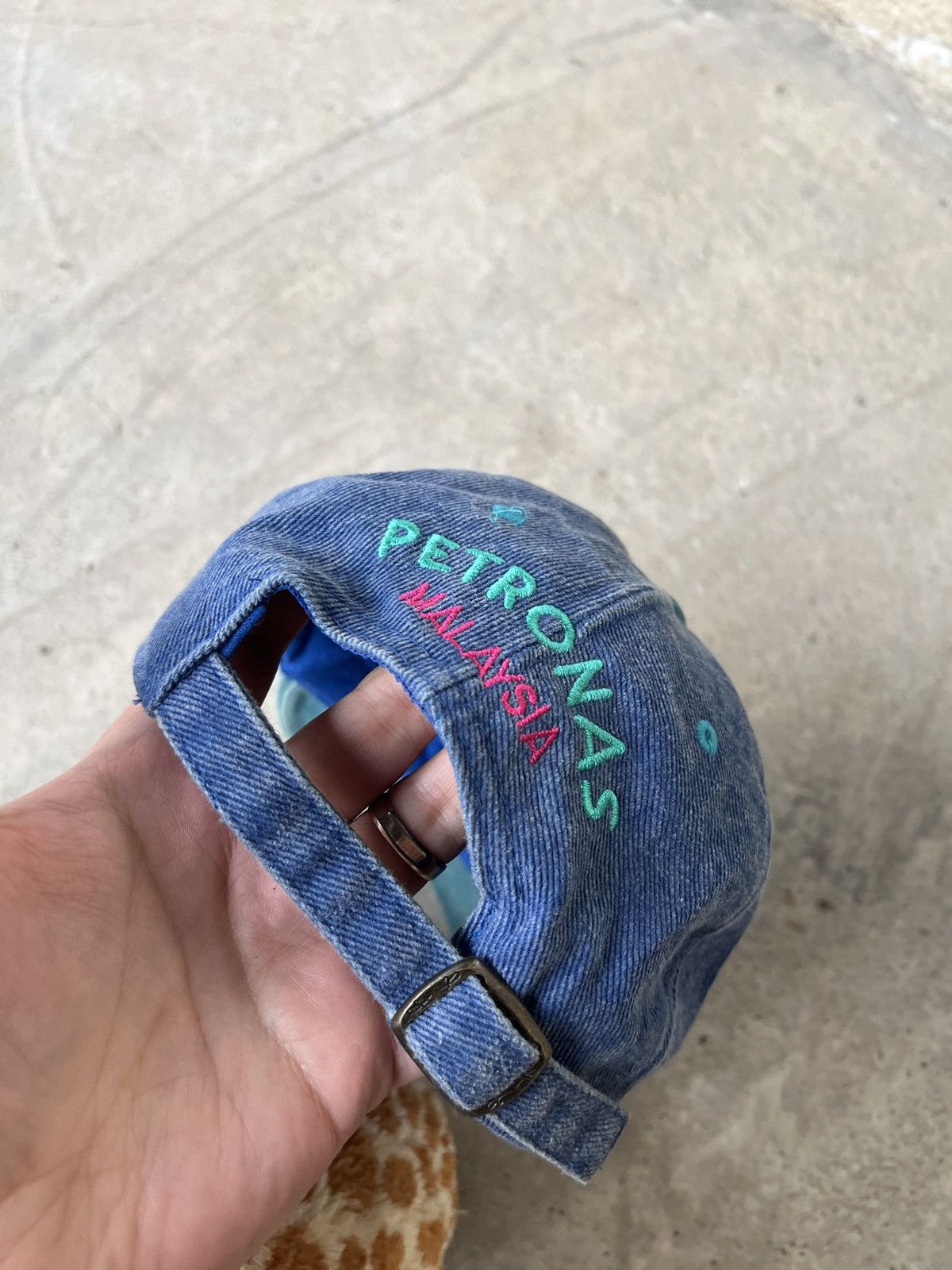 Red Bull Red Bull Sauber Petronas Malaysia Vintage Hat Size ONE SIZE - 3 Thumbnail
